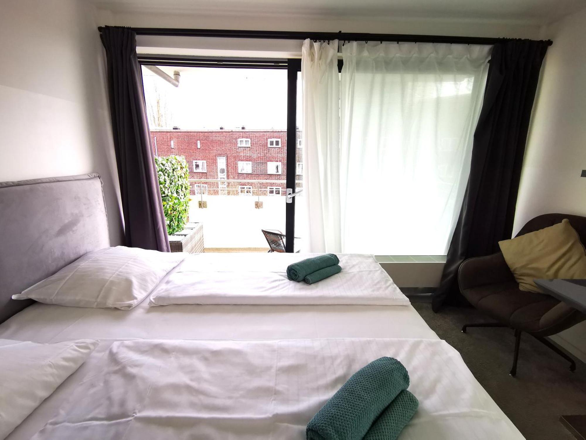 Hh 03 By Rockchair - Superhost Status - Modernes Apartment Mit Sonnigem Balkon & Premium Boxspringbetten In Winterhude - Hamburg Top Geheimtipp Eksteriør billede